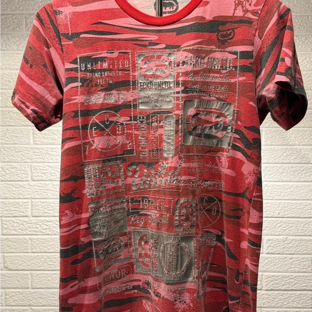 Ecko Unlimited‎ Red and Gray Short Sleeve Tee with Vintage Graphic